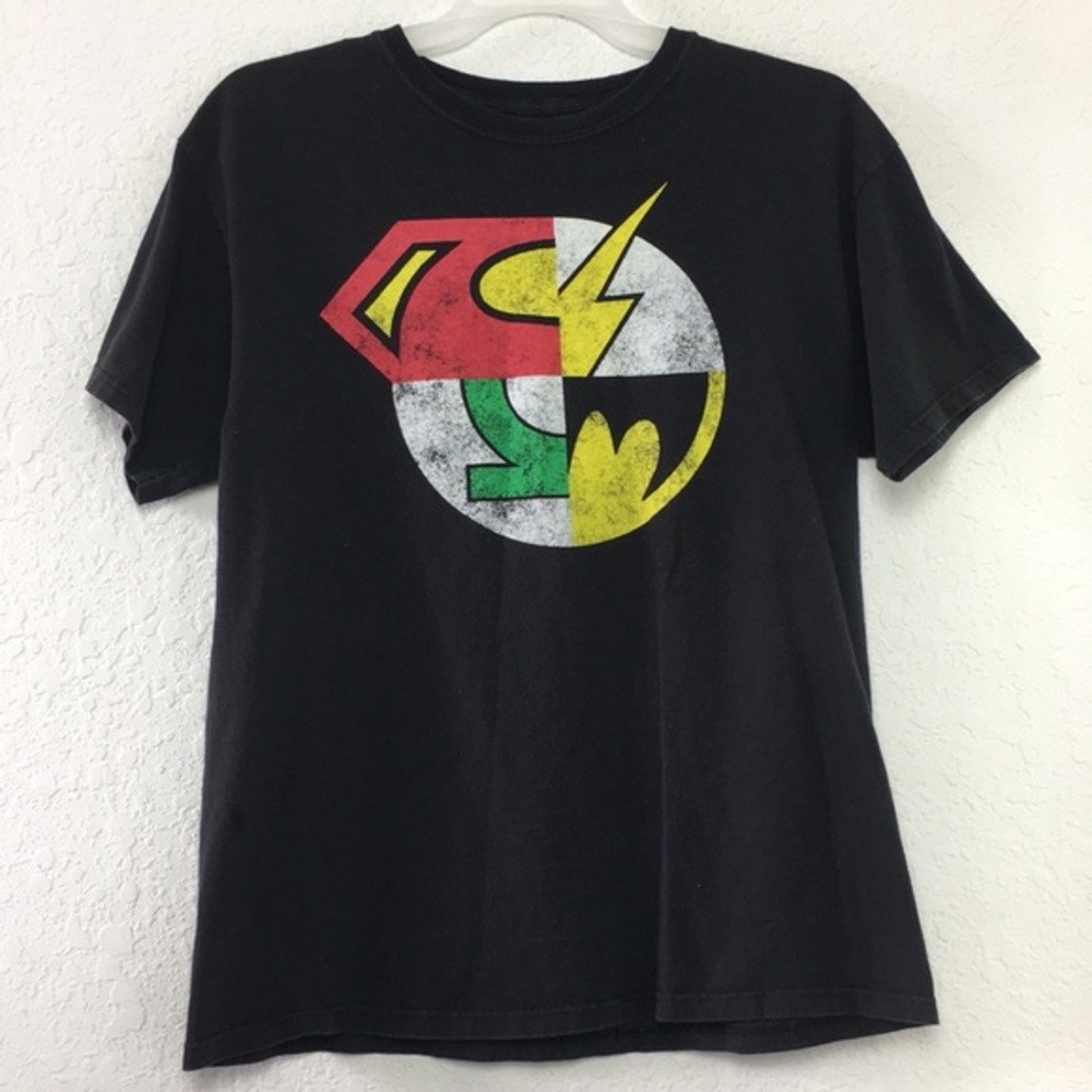 ✅Men TM & DC Comics Shirt size L